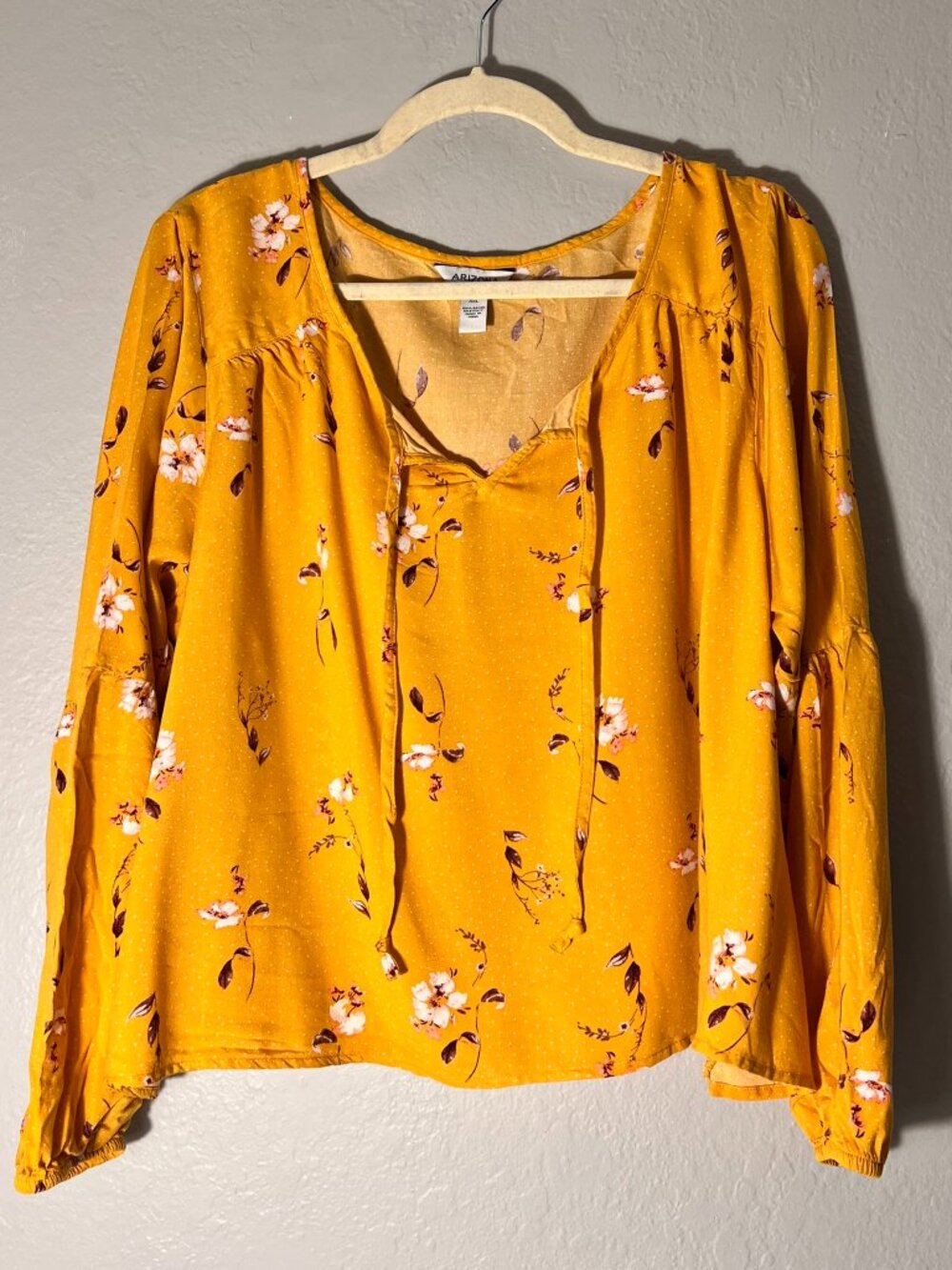 Like New - XXL Arizona Jean Co. Yellow blouse - pink floral pattern